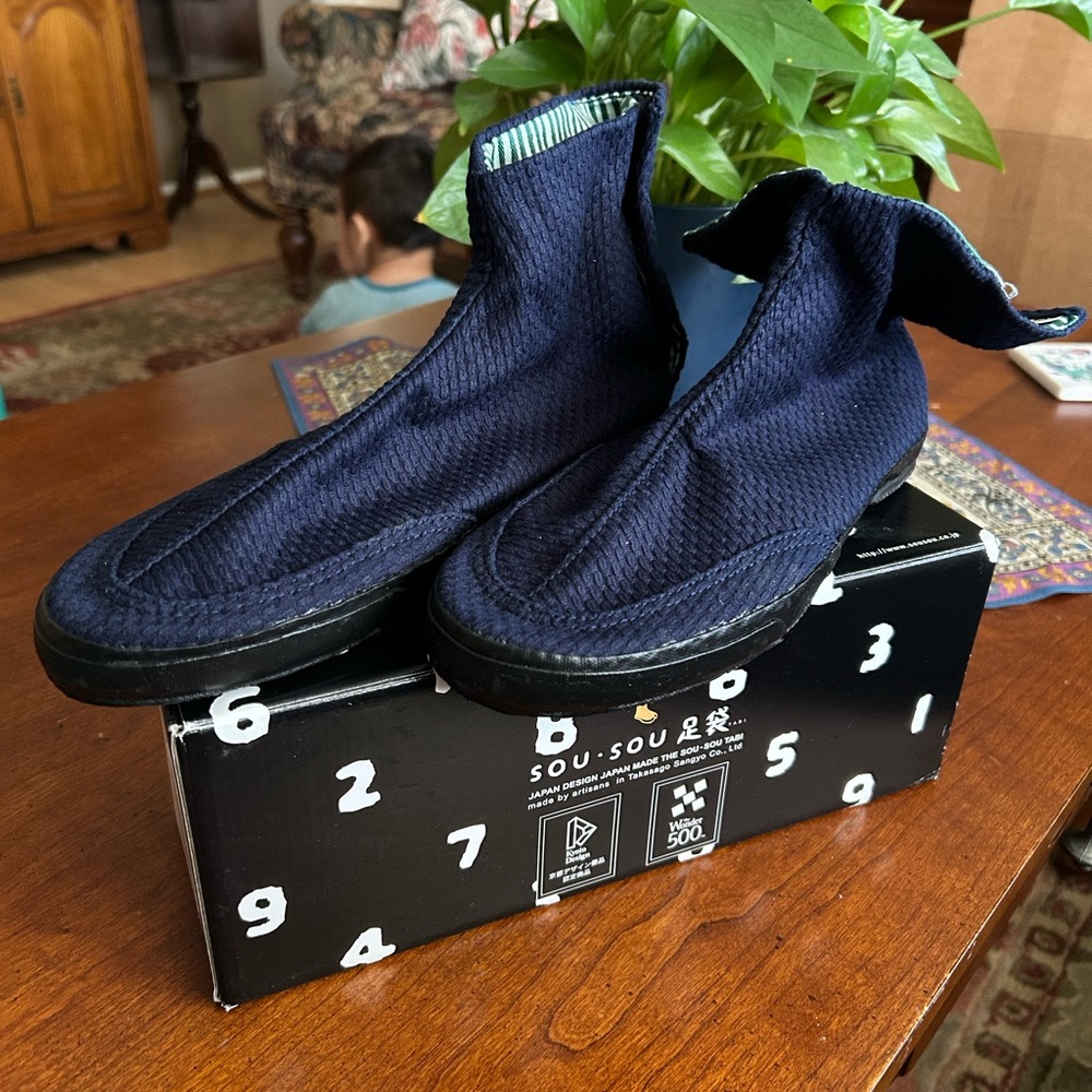 Navy Blue Tabi-style Sneakers! Made in Kyoto, Japan